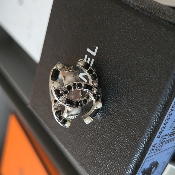 Chanel Geometric Ring | Double CC | Statement Designer Jewelry, Authentic, 52 - Picture 3 of 13